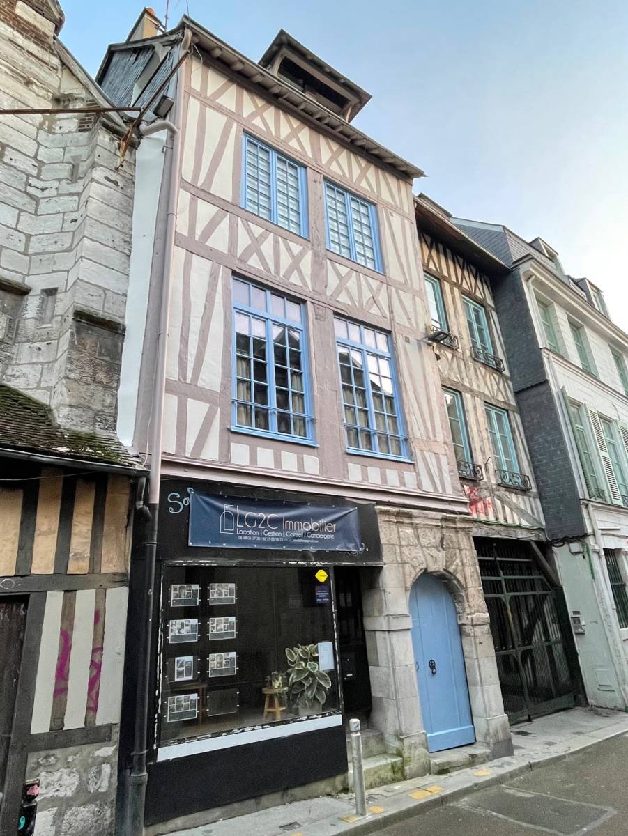 Rénovation de façades à colombages à Rouen, typiques de l'architecture normande. Chez Fouché, nous privilégions les produits à la chaux
