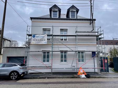 A Rouen, Isolation Thermique par l'Extérieur en fibre de bois respirante, finition talochée pour une façade durable