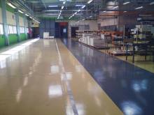 application de résine sur un sol industriel à grand-couronne 76